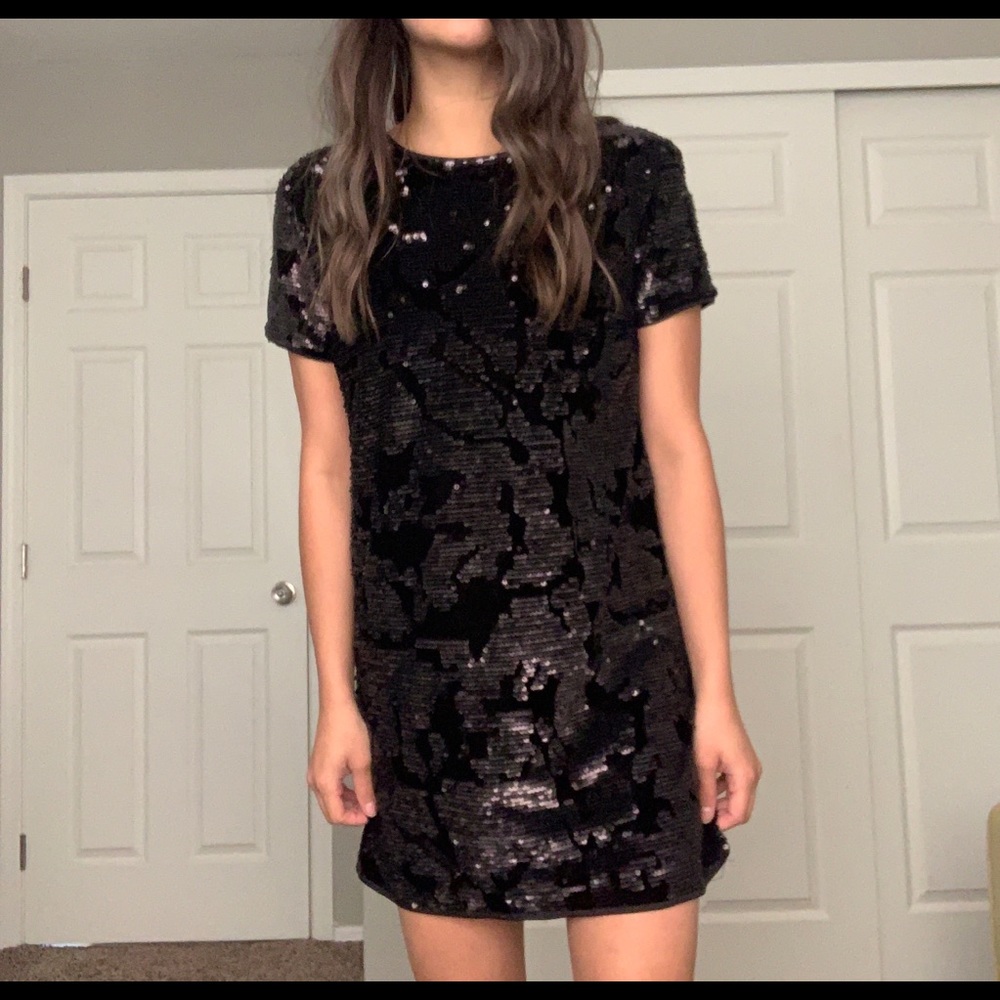 Black sequins dress